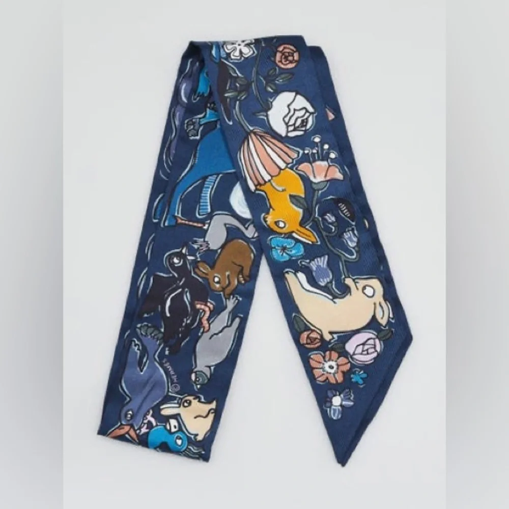 HERMES
Marine/Cobalt/Miel Silk Mille Et Un Lapins Printed Twilly rabbit bunny - Picture 3 of 4